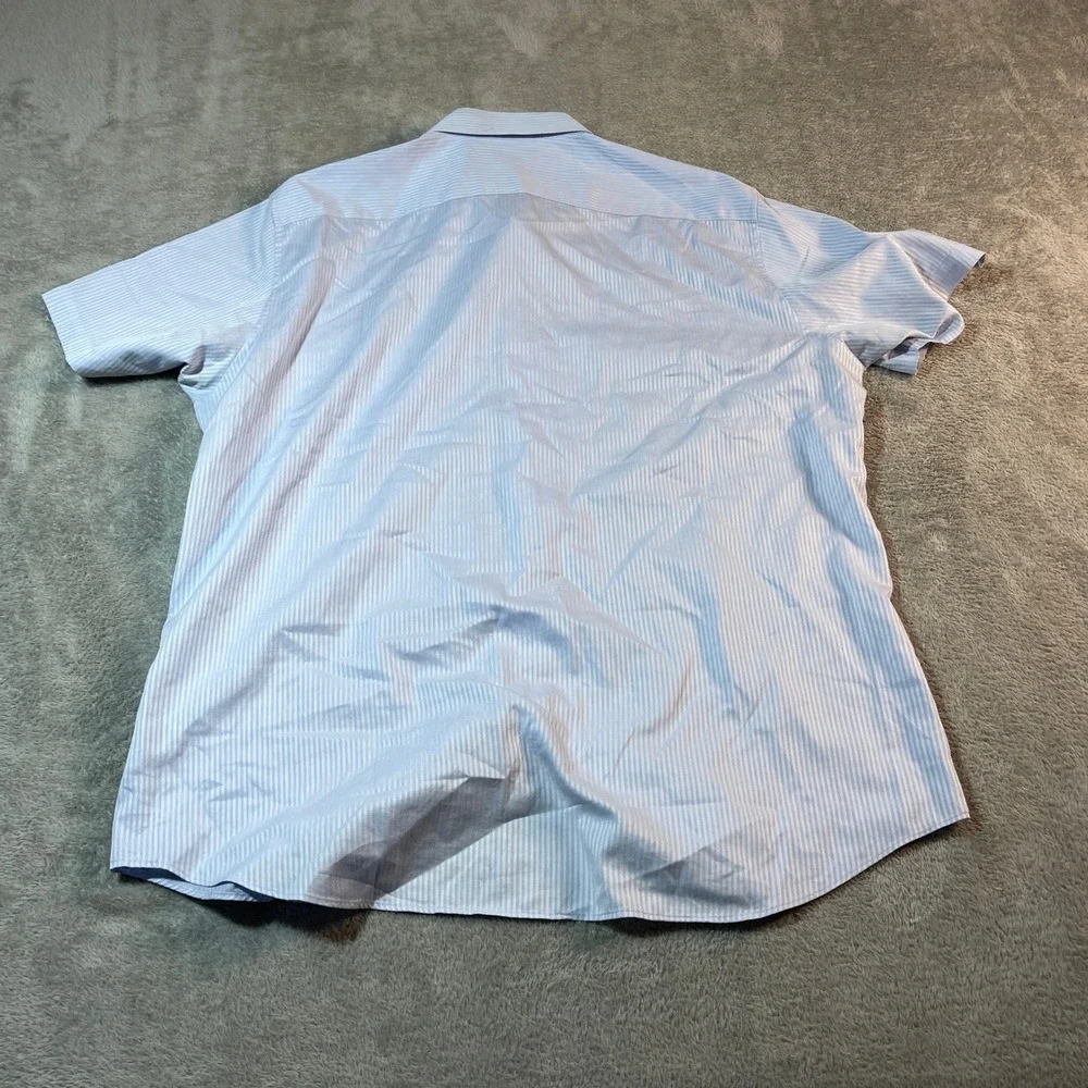 Uniqlo Slim Fit Shirt Men's XXL Blue Striped Short Sleeve‎ Button Up Lightweight